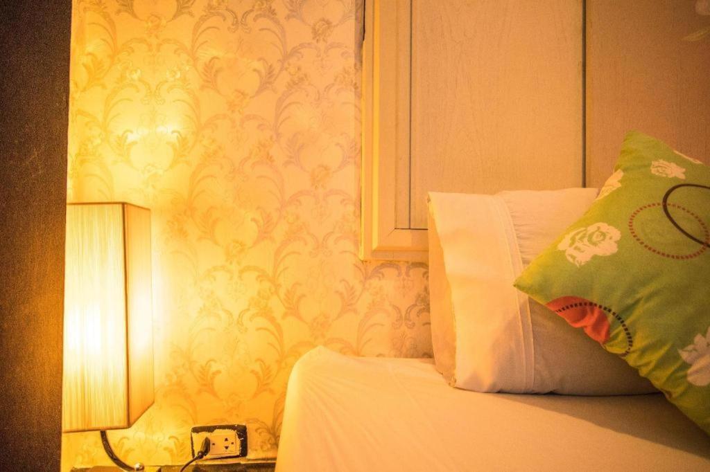 Long Beach Hotel Patong Buitenkant foto