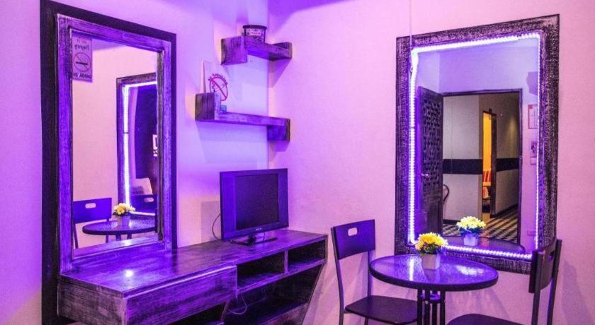 Long Beach Hotel Patong Buitenkant foto